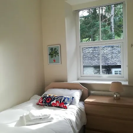 Great Location, Quiet Yet 5 Mins To Centre With Walks From The Door And Parking Appartamento