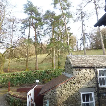 Great Location, Quiet Yet 5 Mins To Centre With Walks From The Door And Parking Appartamento